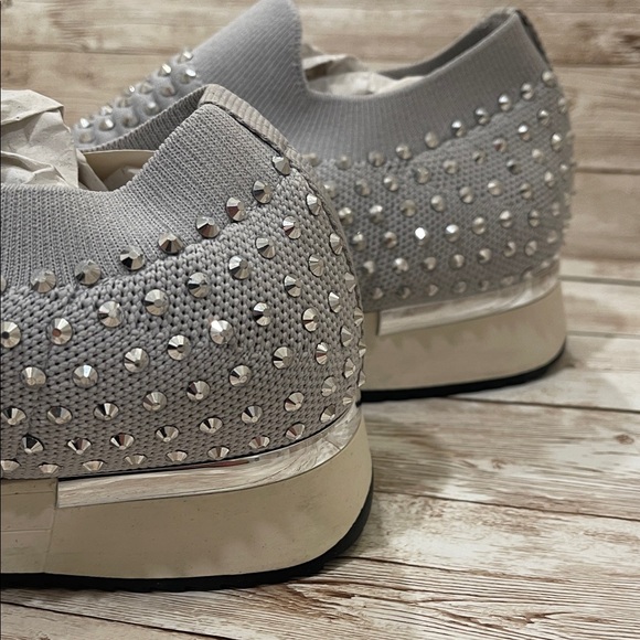 Kenneth Cole Reaction Silver Jewel Studded Slip-On Sneakers Size 8.5W NWT - Picture 8 of 16